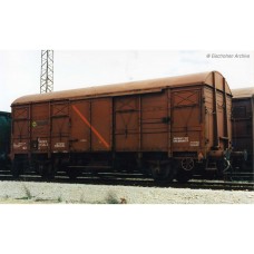 ET6019 RENFE, 2-unit pack 2-axle wagons J2 "Vagón Aislante", one with red rear light