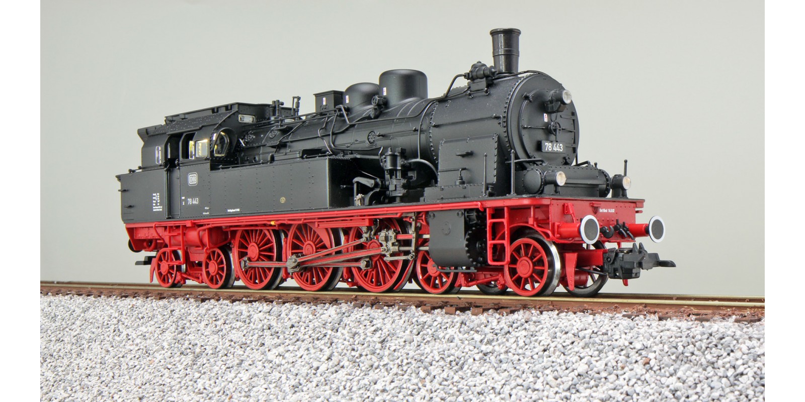 ES31180 Steam locomotive T18 of the DB  with sound and smoke