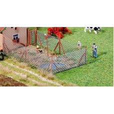Fa180414 	 Wire mesh fence with wood poles, 340 mm