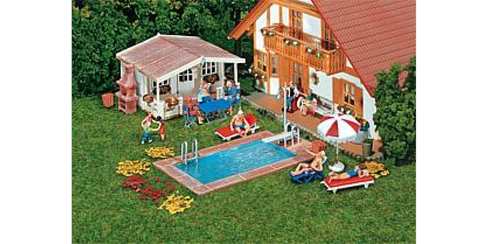FA180542	 Swimming pool and utility shed