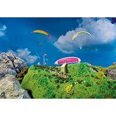 Fa180602 	 Paragliders and take-off platform