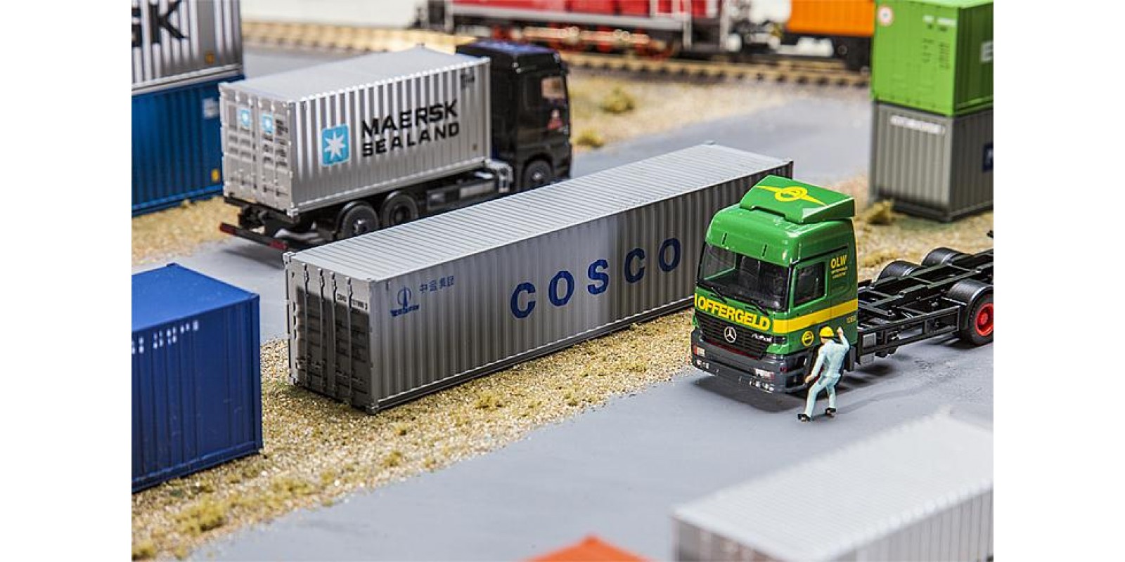 FA180845 40' Container COSCO