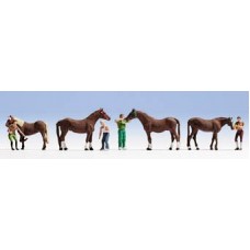 NO15632 Horse care, H0, 4 figures and 4 horses