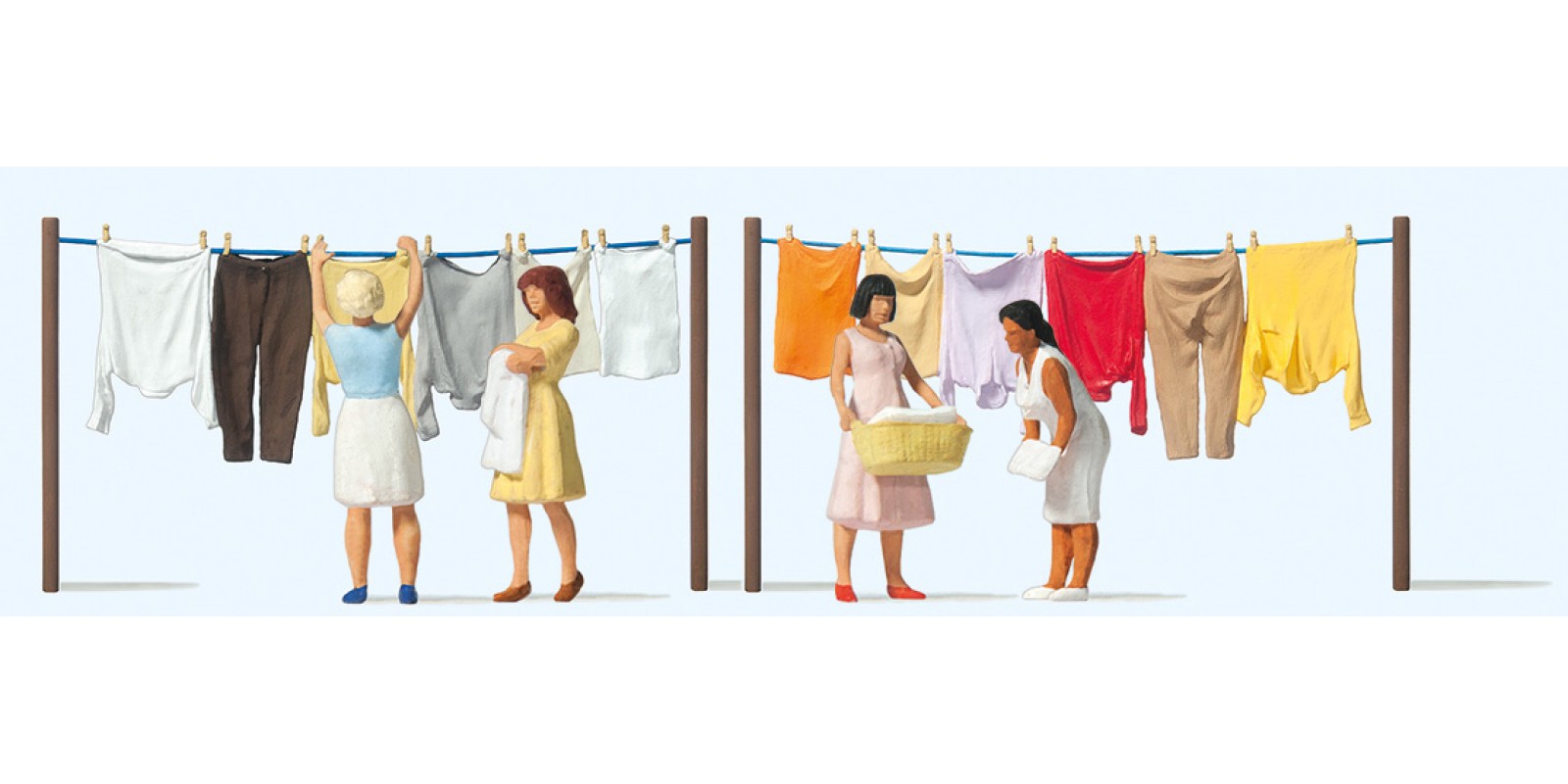 PR10741 Women hanging laundry