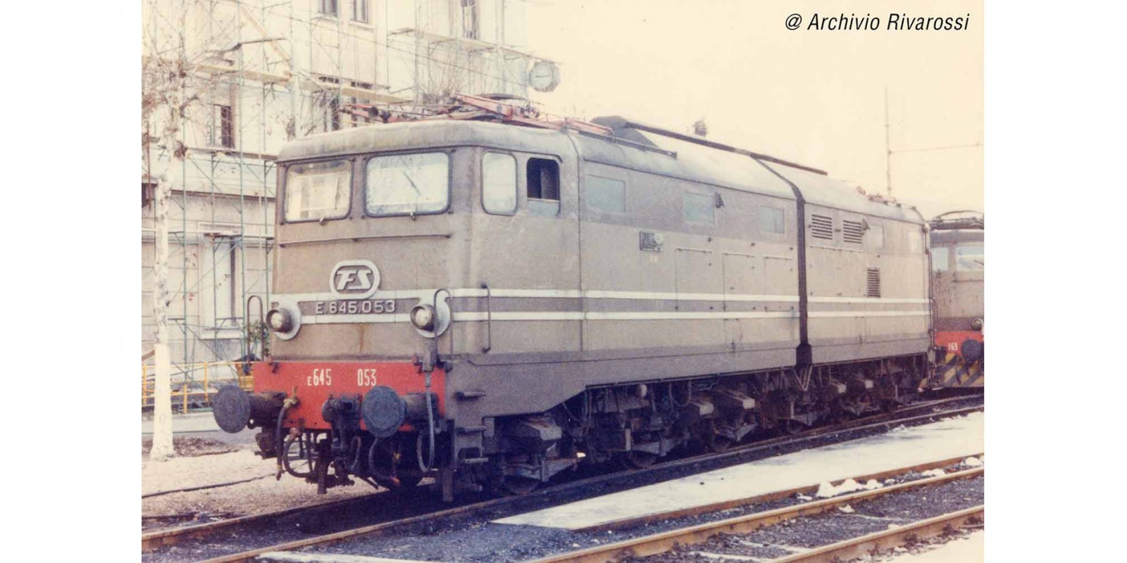RI2870 FS, electric locomotive E.645 2nd series castano/isabella aluminium stripes, black bogies, ep. IV