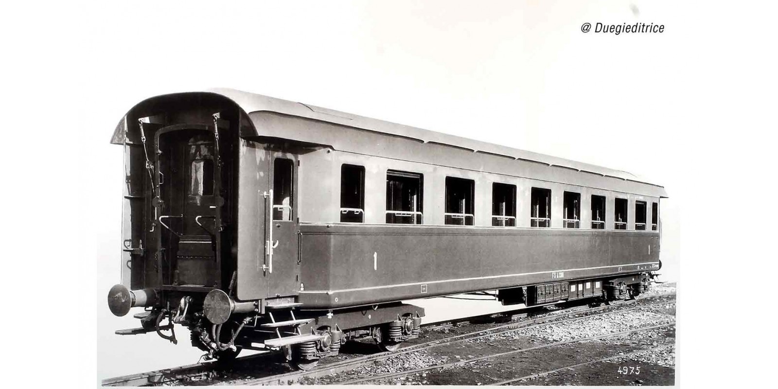 RI4326 FS, 3-units pack, Az13010 Type 1946 1st class + 2 coaches Cz33010 Type 1946 3rd class, castano/isabella livery, ep. III