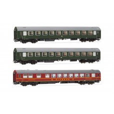 RI4328 DR, 3-unit set coaches, contains 2 x 2nd class coaches and a restaurant coach, ep. III