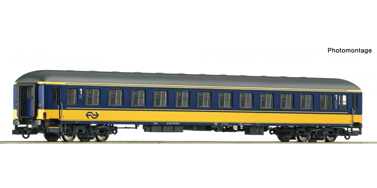 RO74316 Express train coach 1st class, NS