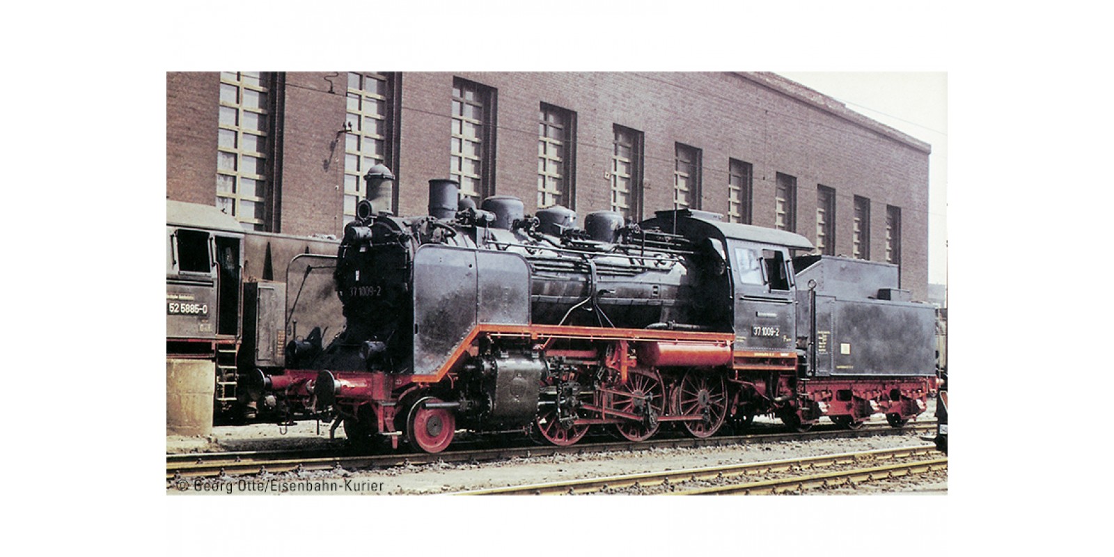 T22437 Class 37 Steam Locomotive with a Tender (Former Class 24)
