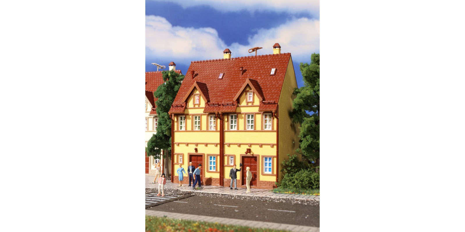 VO43844 H0 Semi-detached row house, yellow