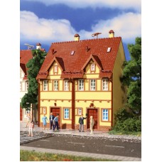 VO43844 H0 Semi-detached row house, yellow